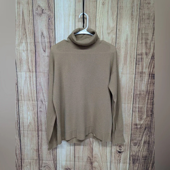 NEW Nordstrom Brand Turtle neck 100% cashmere sweater size Medium tan/beige - Picture 3 of 9